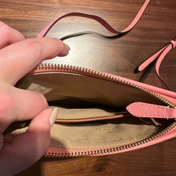 Coach Crossbody Pink *Barely Used* Bought from Coach website - Picture 4 of 7